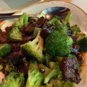 carne con broccoli