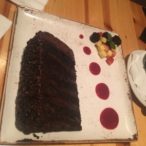 conocida como la gran muralla, este plato es para compartir entre varios, no te vas a arrepentir si te gusta el dulce. buena opcion