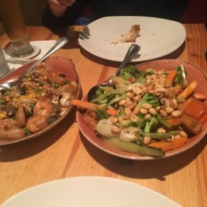 si te gustan los camarones y vegetales una explosion de sabores directo a tu paladar, te van a encantar!