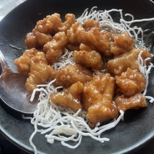 Platos Fuertes - Crispy Honey Chicken