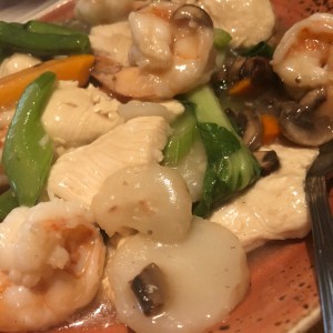 Pollo con Camarones