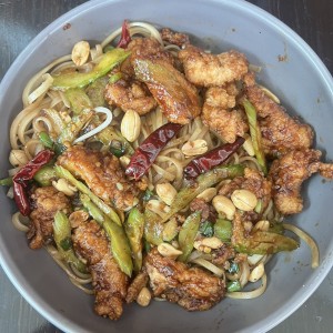 Lunch Bowl - Kung Pao Chicken con fideos