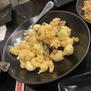 Shrimp With Candied Walnuts