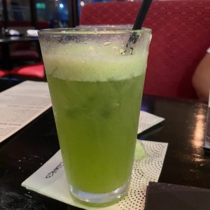 Limonada con hierbabuena