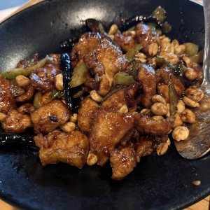 Pollo con mani