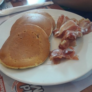 Pancakes con bacon.
