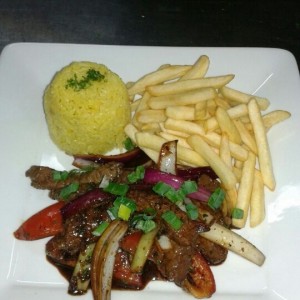 Platos Especiales - Lomo saltado