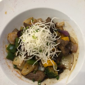 Filete de res con vegetales