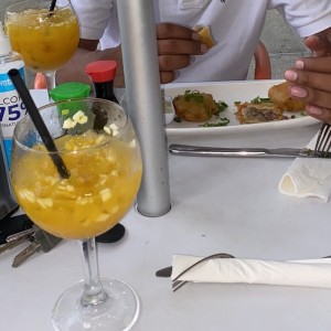poke y Sangtia de Mango