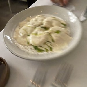 Aguacate con camarones 
