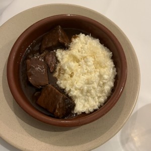 Short Ribs, salsa de Malta y Risotto Parmesano