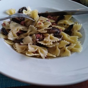 Farfalles a la boscaiola