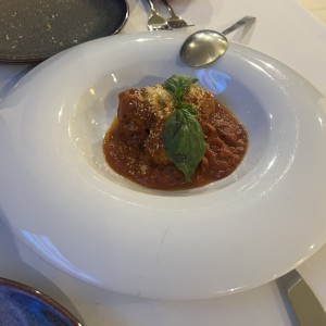 Antipasti - Polpetta al Sugo