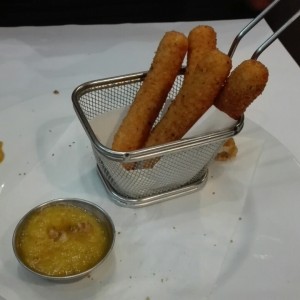 deditos de mozzarella