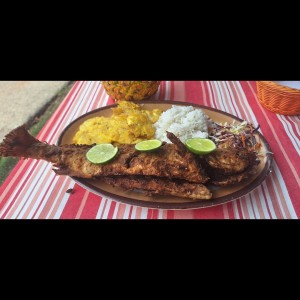 Pescado frito entero
