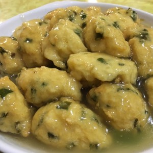 Tofu relleno con pescado.