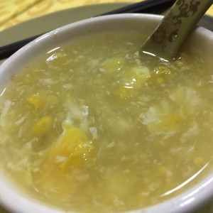 Sopa de maiz y pollo