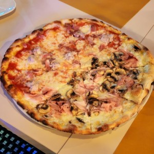 Pizza - Giorgio Armani