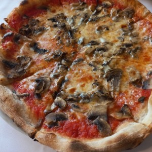 pizza funghi