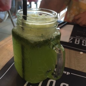 Limonada con hierba buena