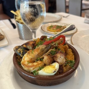 Platos Fuertes - Paella de Mariscos