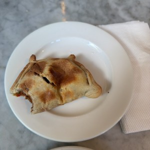 Empanada de carne picante 