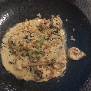 pescado y camarones