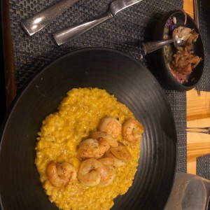 Rissotto de camarones y achiote