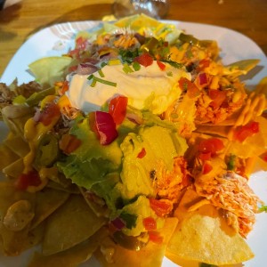 Nacho de pollo , excelente ambiente