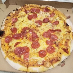 pizza familiar de peperoni