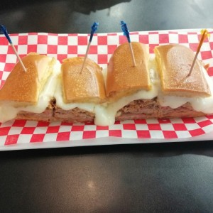 cubano con mozarela