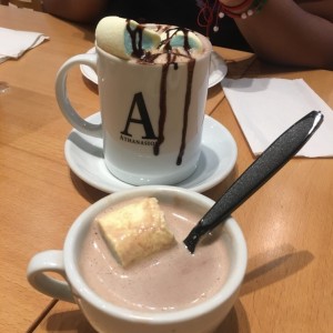 chocolate caliente con malvas 