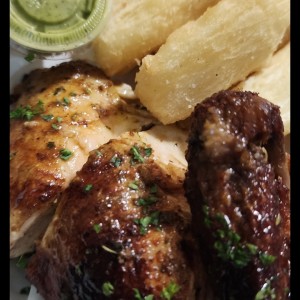 Combo - 1/4 pollo + acompañamiento + soda