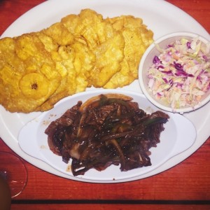 Patacones con bistec