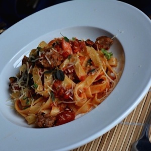 Pasta fetuccini. Con camaronws y chorizo 