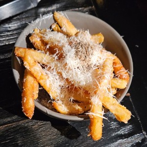 Papas Francesas con Perfume de Trufas y Granna Padano