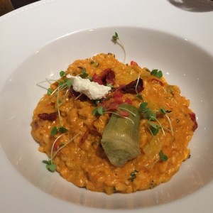 Risotto de tomates y queso de cabra