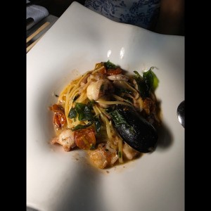 Linguini Aglio e Olio Frutto di Mare