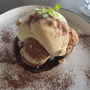 Profiterol con helado