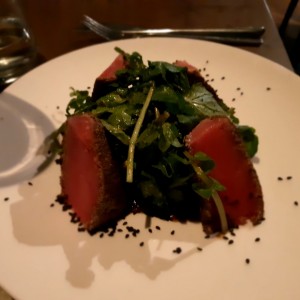 Tuna sellada con chia