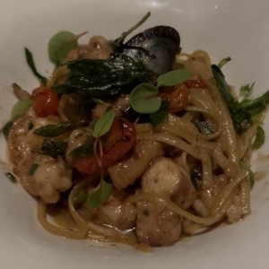 Linguini Aglio e Olio Frutto di Mare