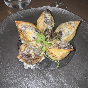 Conchiglioni de Shortrib