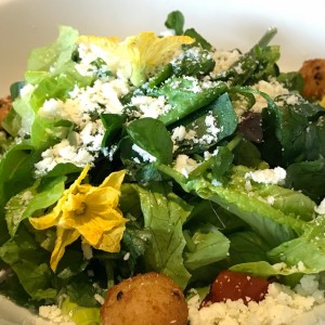 Ensalada de queso de cabra