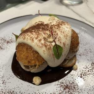 Profiterol cob helado de avellanas