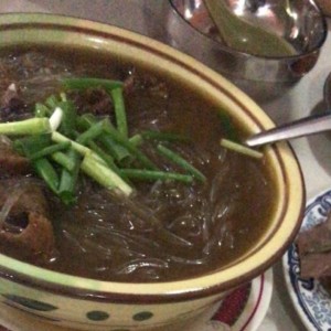 sopa de fideos transparentes