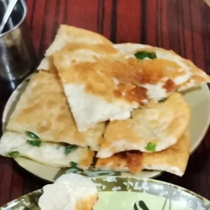 Hojaldre salada con cebollina