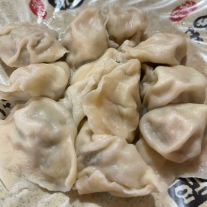 Dumpling hervido de puerco y culantro