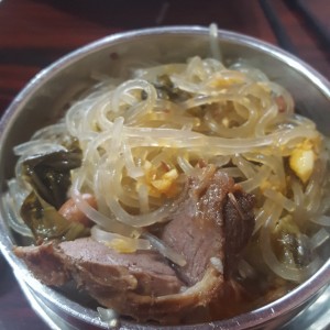 sopa con falda picante
