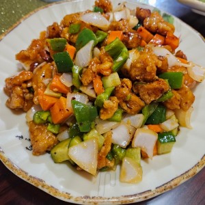Plato salteado - Pollo Kong Pao