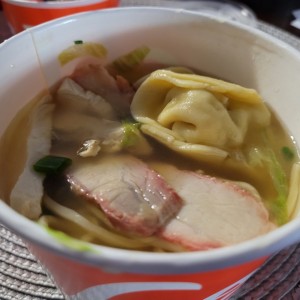 sopa de wanton